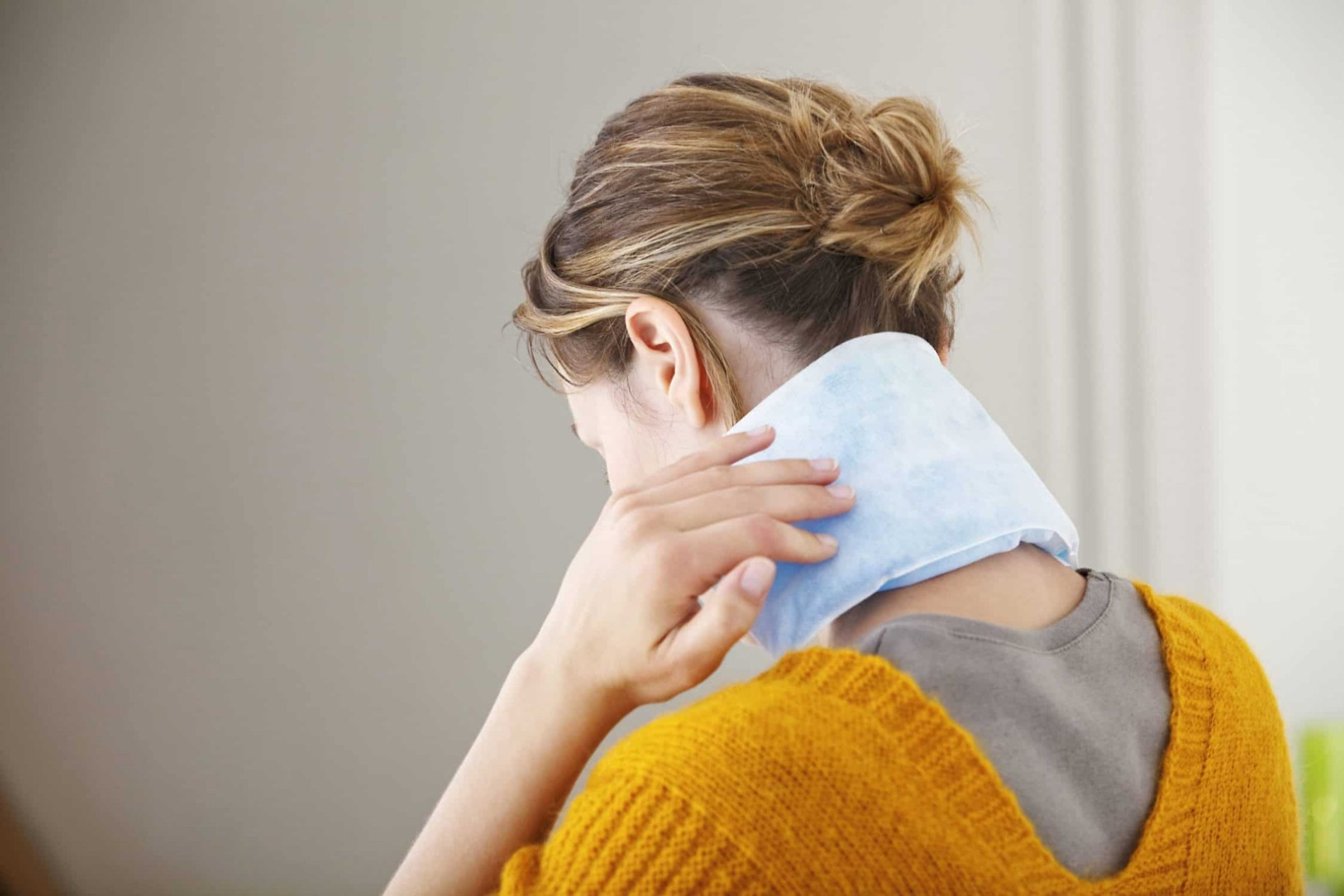 Ở nhiệt độ cao sẽ làm cho sợi cơ co giãn ra, kích thích tuần hoàn máu lưu thông từ đó giảm đau mỏi