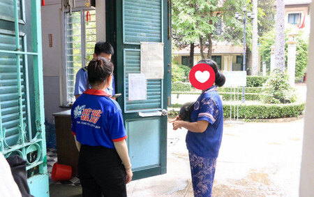 Con mất liên lạc trước giờ thi Toán, phụ huynh hốt hoảng tìm kiếm được TNV hỗ trợ nhiệt tình