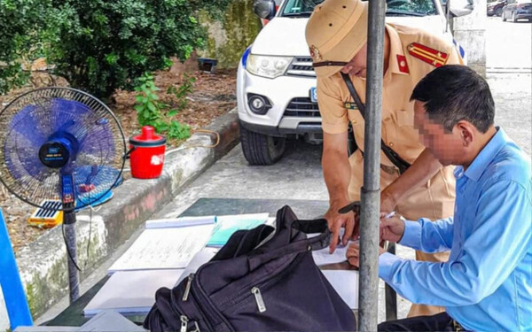 Lái ô tô ngược chiều trên cao tốc, tài xế nhận cái kết đắng